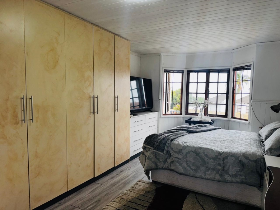 3 Bedroom Property for Sale in Wavecrest Eastern Cape